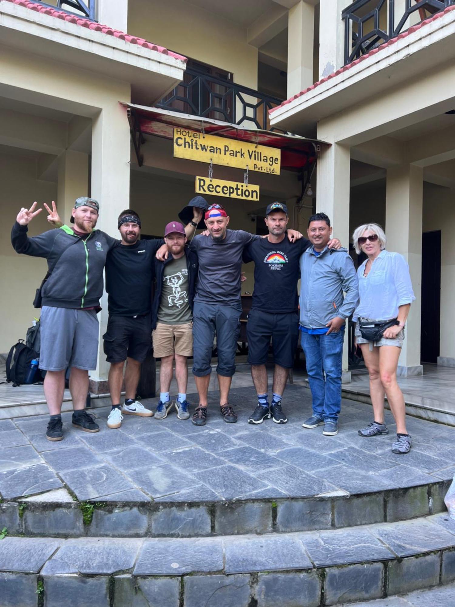 Hotel Chitwan Park Village Sauraha Esterno foto