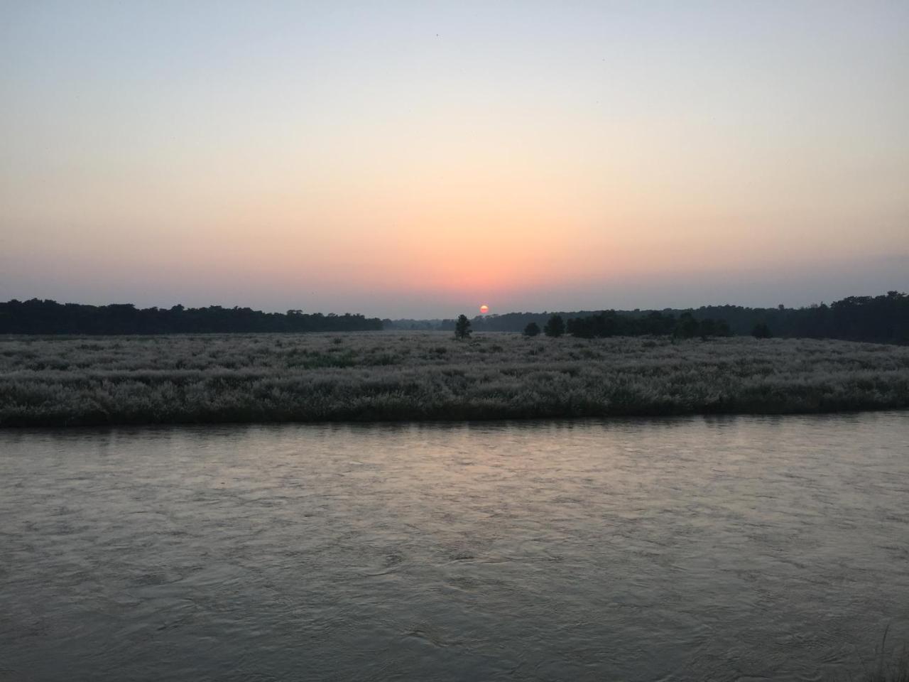 Hotel Chitwan Park Village Sauraha Esterno foto