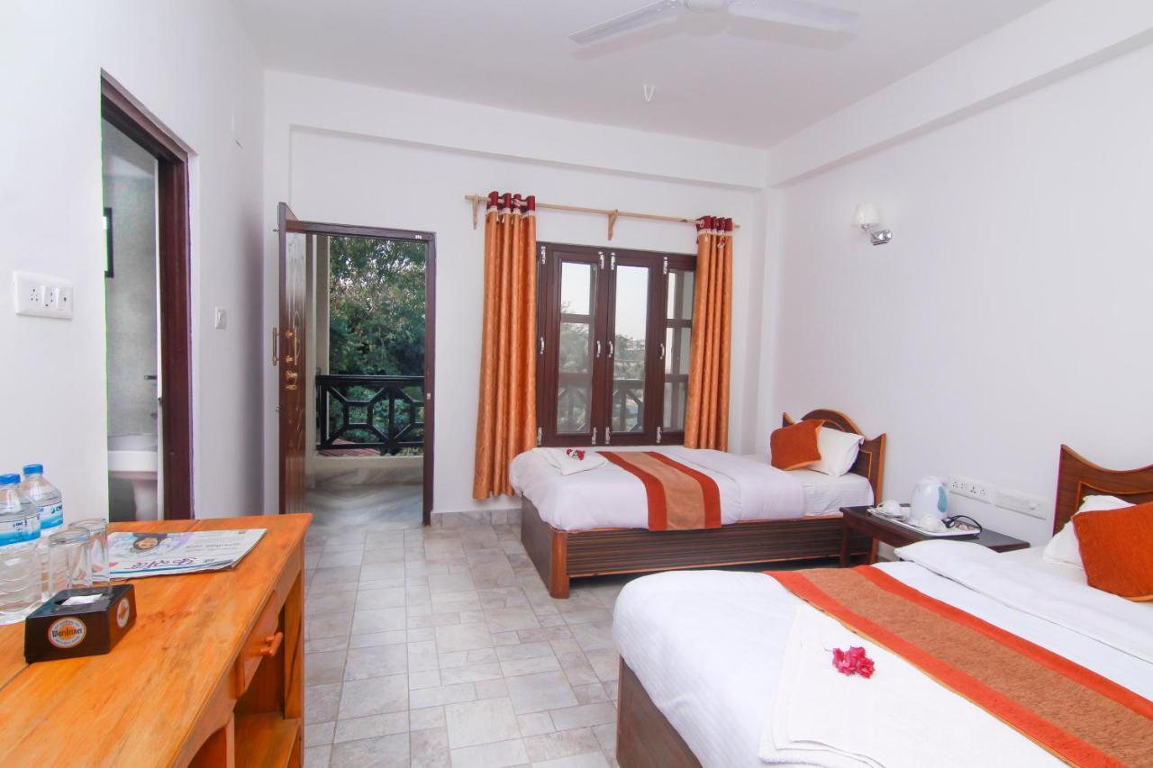 Hotel Chitwan Park Village Sauraha Esterno foto