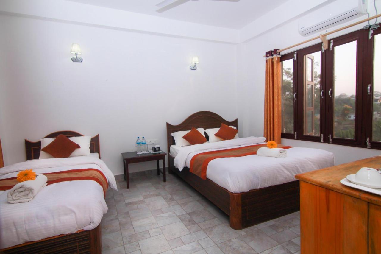 Hotel Chitwan Park Village Sauraha Esterno foto