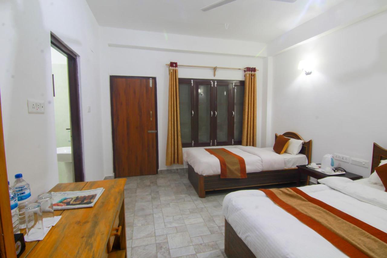 Hotel Chitwan Park Village Sauraha Esterno foto
