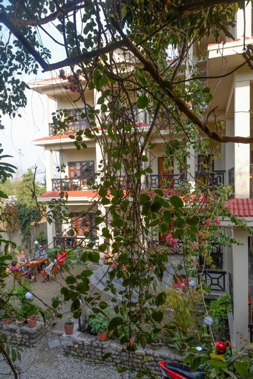 Hotel Chitwan Park Village Sauraha Esterno foto