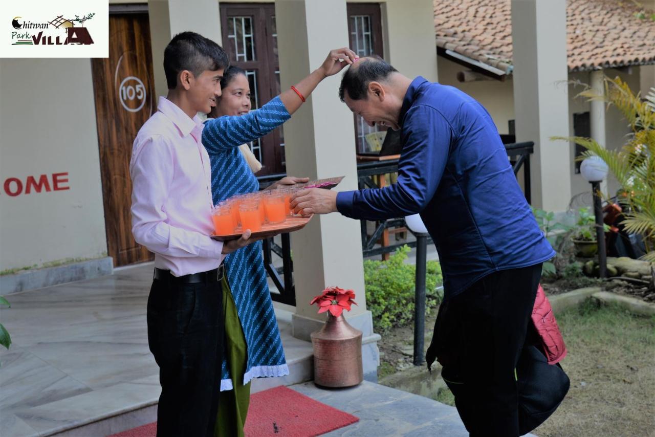 Hotel Chitwan Park Village Sauraha Esterno foto